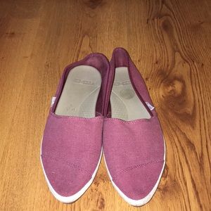 Sanuk Shoes - Sanuk burgundy shoes size 9 Sanuk Shoes - Sanuk burgundy shoes size 9